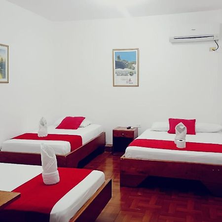 Hostal El Pinzon Puerto Ayora  Zewnętrze zdjęcie