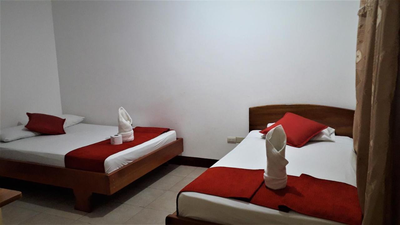 Hostal El Pinzon Puerto Ayora  Zewnętrze zdjęcie