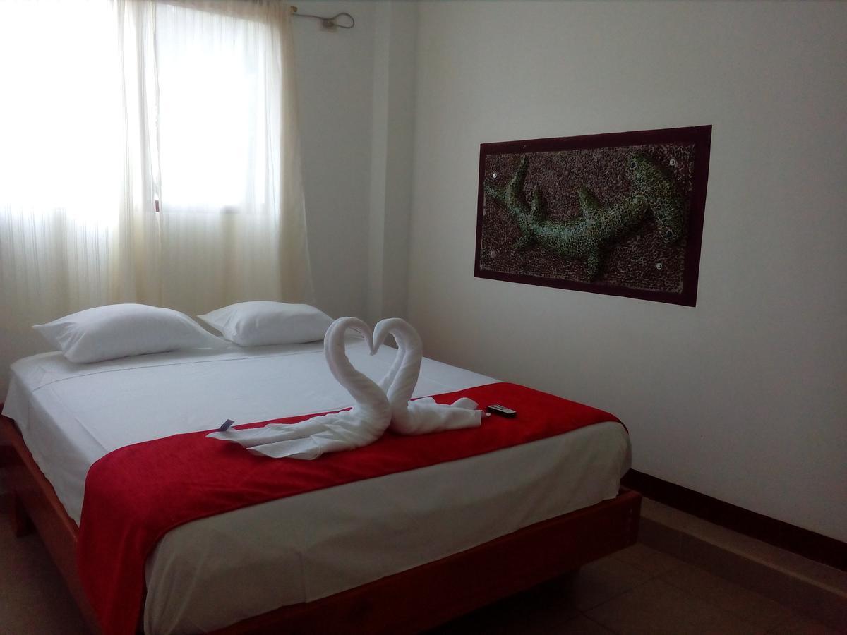 Hostal El Pinzon Puerto Ayora  Zewnętrze zdjęcie