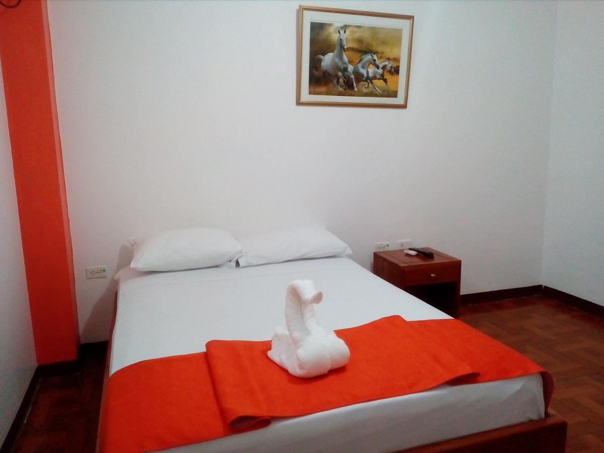Hostal El Pinzon Puerto Ayora  Zewnętrze zdjęcie