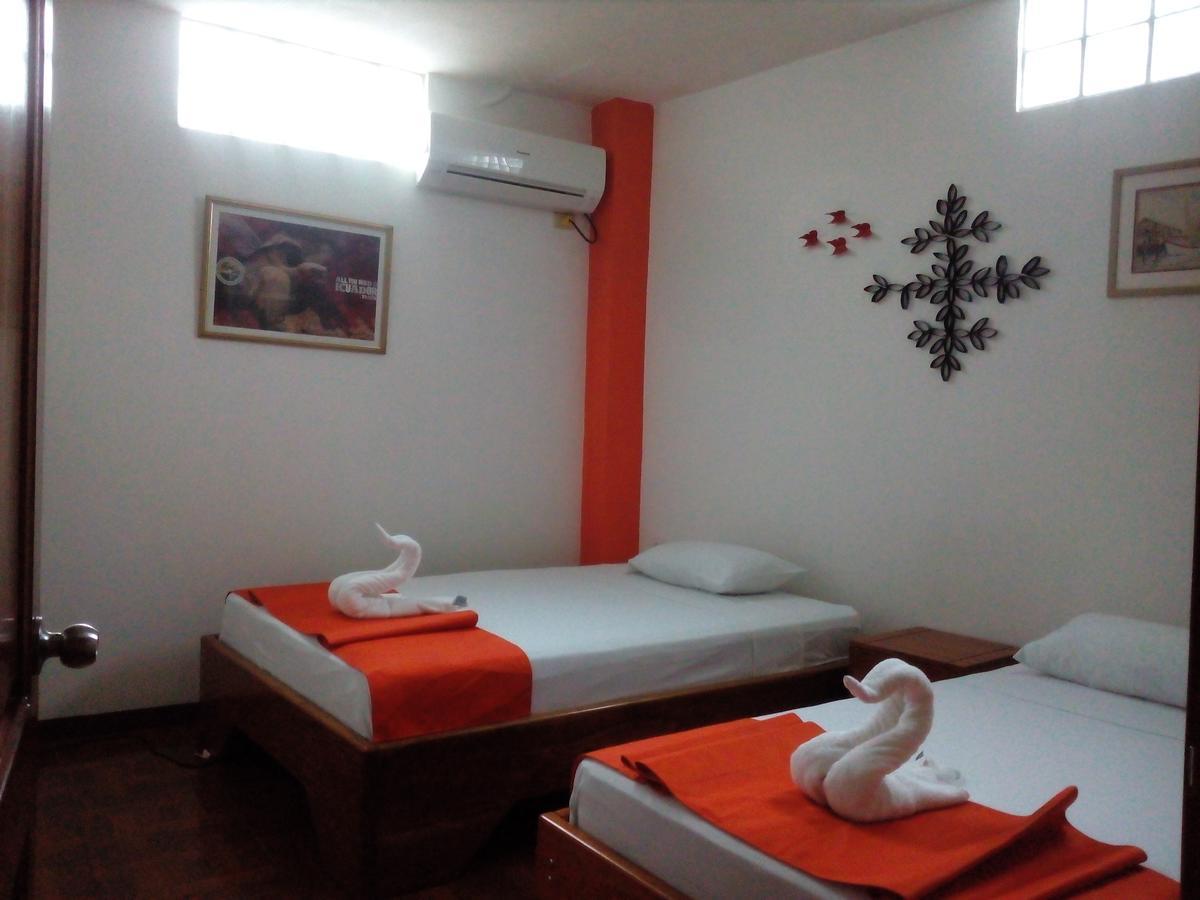 Hostal El Pinzon Puerto Ayora  Zewnętrze zdjęcie