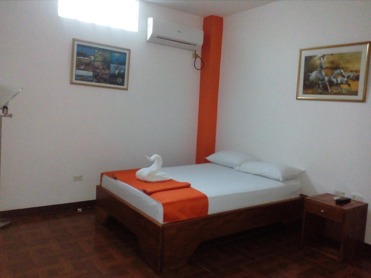 Hostal El Pinzon Puerto Ayora  Zewnętrze zdjęcie