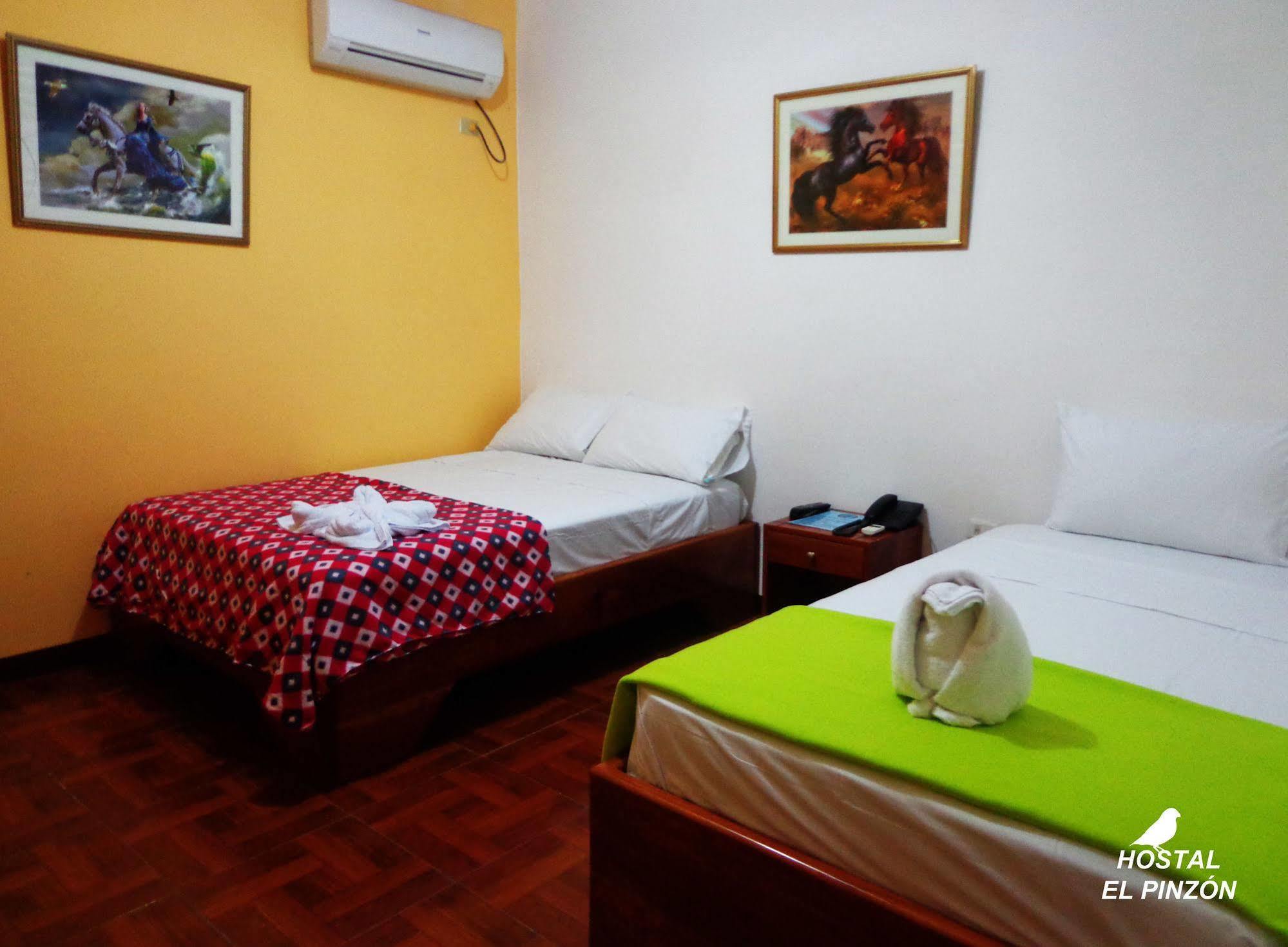 Hostal El Pinzon Puerto Ayora  Zewnętrze zdjęcie