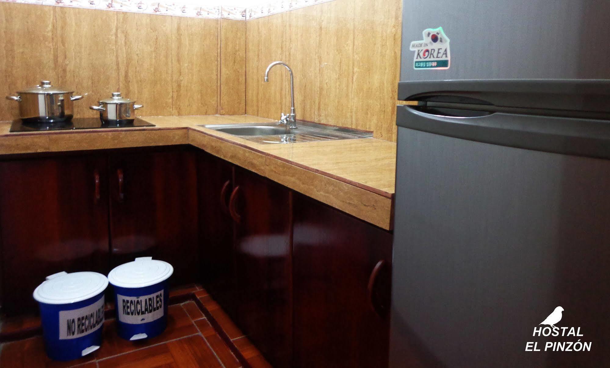 Hostal El Pinzon Puerto Ayora  Zewnętrze zdjęcie