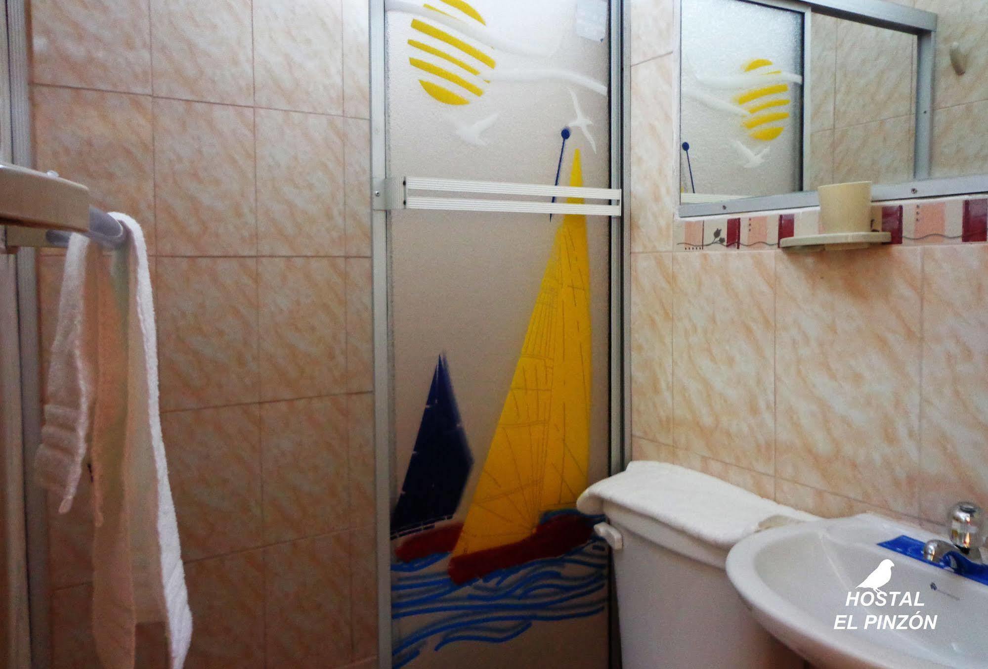 Hostal El Pinzon Puerto Ayora  Zewnętrze zdjęcie