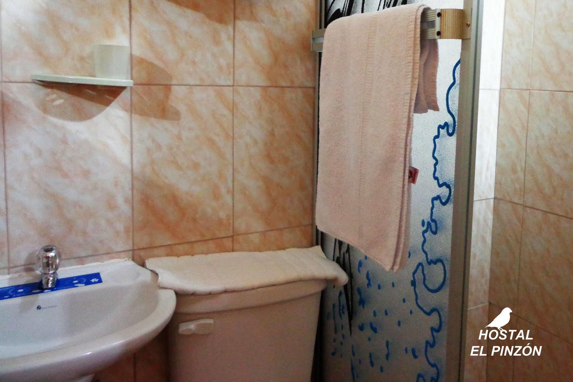 Hostal El Pinzon Puerto Ayora  Zewnętrze zdjęcie