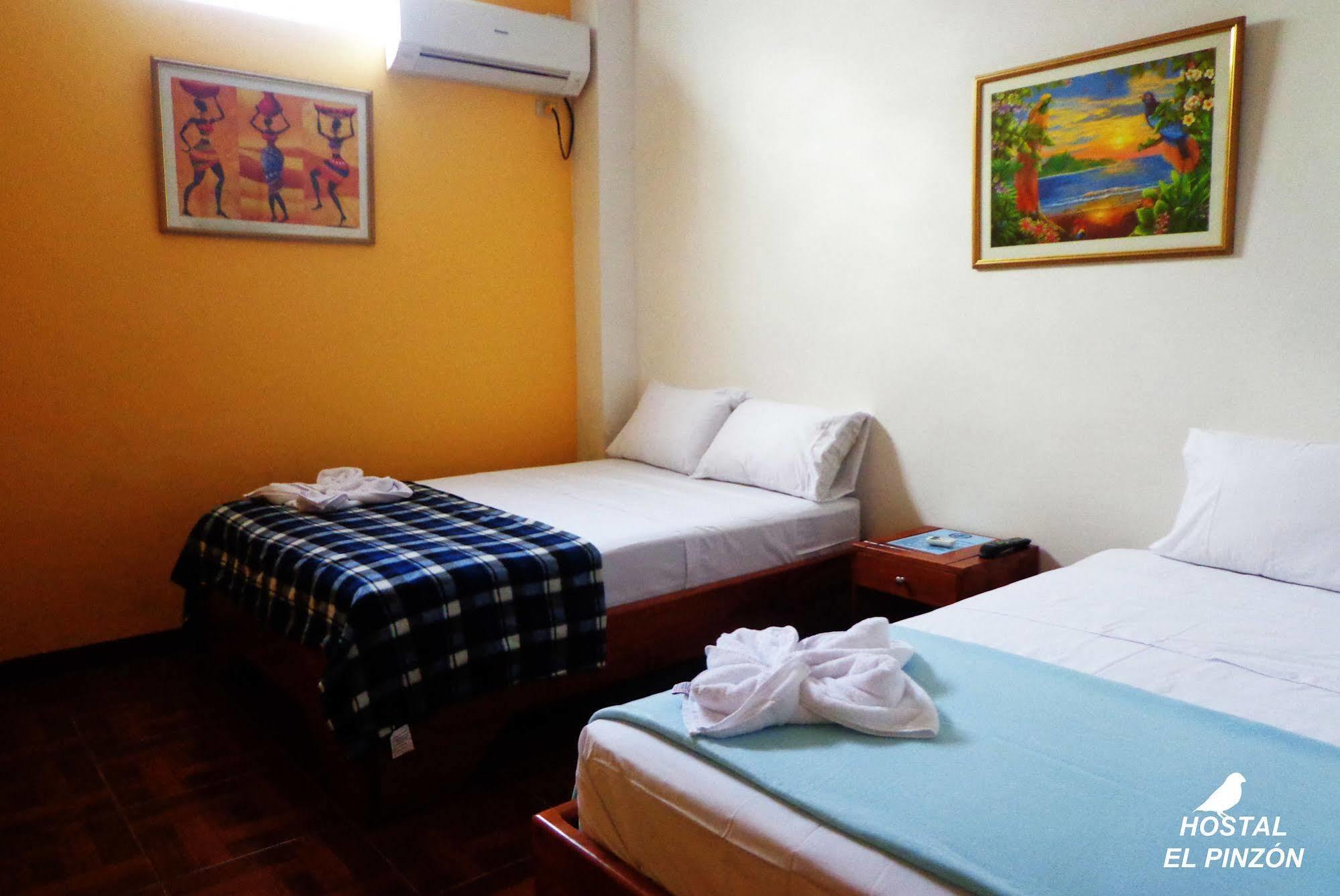Hostal El Pinzon Puerto Ayora  Zewnętrze zdjęcie